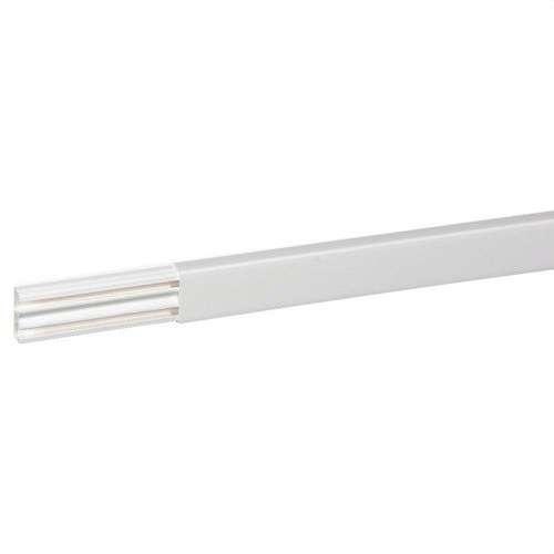 Kabelkanal 40x16mm mit 1 Trennwand DLPLUS mit der Referenz 030021 von der Marke LEGRAND