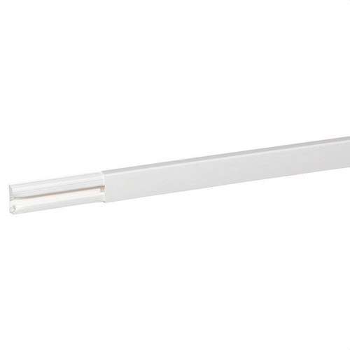 Selbstklebender Kabelkanal 32x12,5mm DLPLUS mit der Referenz 030015 von der Marke LEGRAND