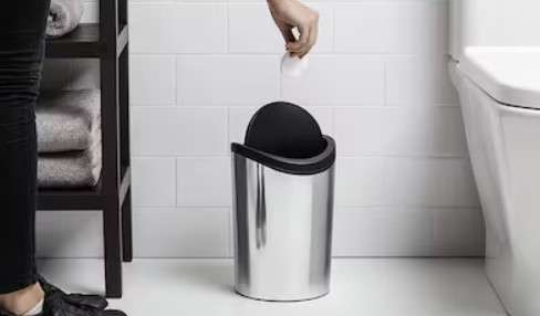 Mülleimer im Badezimmer